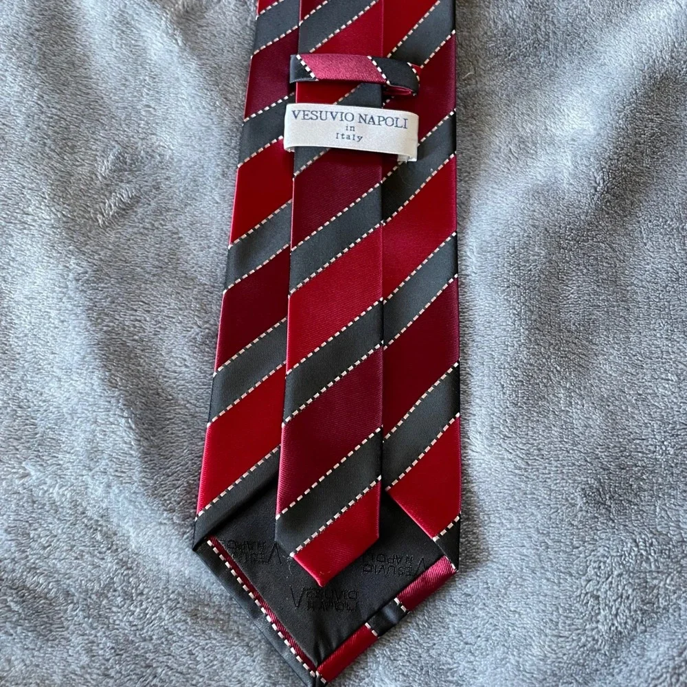 Vesuvio Napoli Italian Necktie Red Gray Black Striped Men's vintage‎ Tie